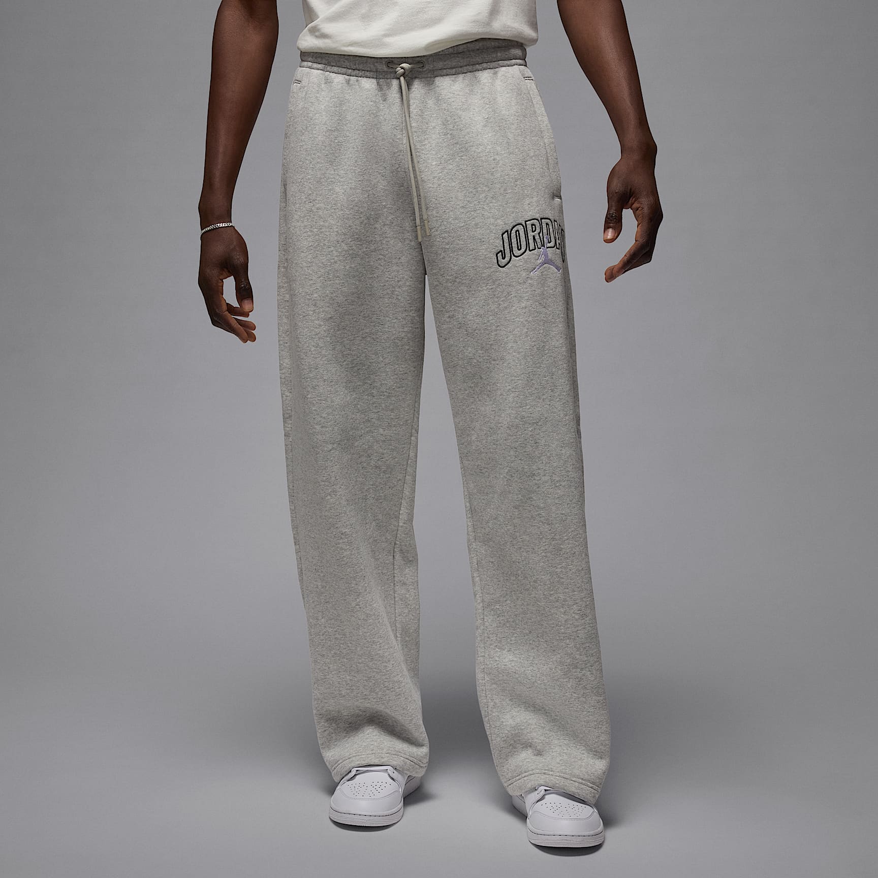 Jordan Brooklyn Fleece Men's Oversized Open-Hem Trousers. Nike IL